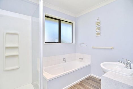 Photo of property in 17 Mounter Avenue, Northwood, Christchurch, 8051