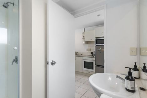 Photo of property in 2c/20 Ian Marwick Place, Birkenhead, Auckland, 0626