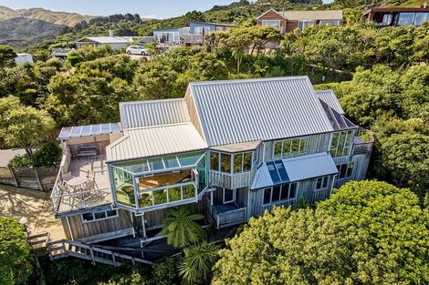 Photo of property in 1 Roys Road, Plimmerton, Porirua, 5026