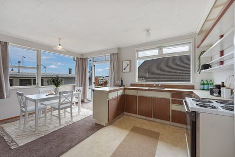 Photo of property in 5 Paynters Avenue, Strandon, New Plymouth, 4312