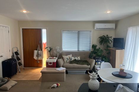 Photo of property in 19 East Coast Road, Milford, Auckland, 0620