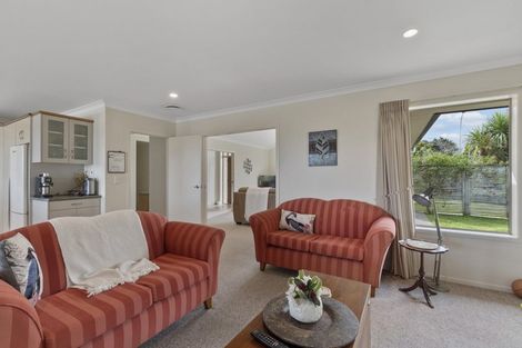 Photo of property in 104 Rototuna Road, Rototuna, Hamilton, 3210