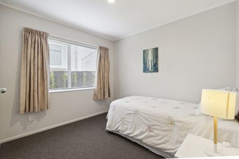 Photo of property in 15 Hocken Place, Mangere Bridge, Auckland, 2022