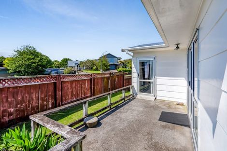 Photo of property in 19 Camellia Avenue, Bell Block, New Plymouth, 4312