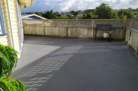 Photo of property in 5 Kendal Place, Merrilands, New Plymouth, 4312