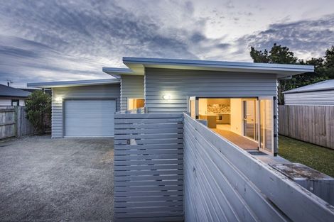 Photo of property in 65a Weston Avenue, Roslyn, Palmerston North, 4414