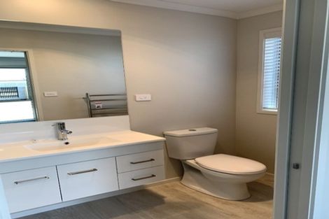 Photo of property in 180 Te Okuroa Drive, Papamoa, 3118