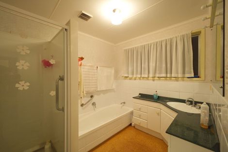 Photo of property in 20 Jayne Place, Torbay, Auckland, 0630