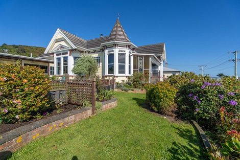 Photo of property in 160 Marine Parade, Bluff, 9814