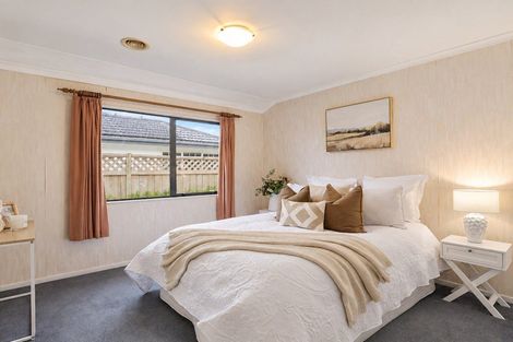 Photo of property in 1 Roderick Place, Rototuna, Hamilton, 3210