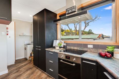 Photo of property in 2 Ash Grove, Ranui, Porirua, 5024