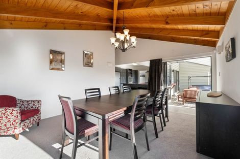 Photo of property in 64 Karina Road, Merrilands, New Plymouth, 4312