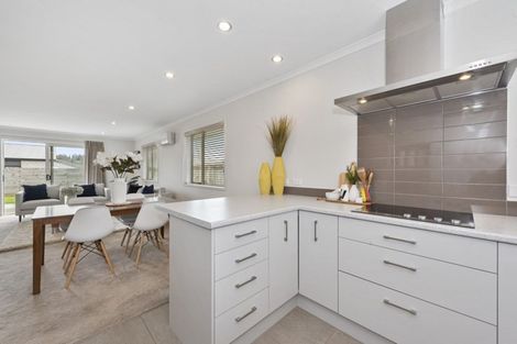 Photo of property in 22 Shrule Place, Huntington, Hamilton, 3210