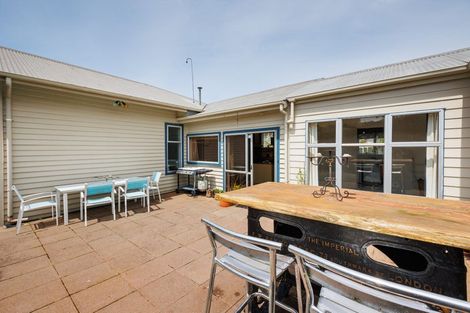 Photo of property in 142 West Street, Feilding, 4702