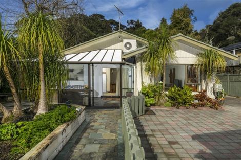 Photo of property in 17 Opanuku Road, Henderson Valley, Auckland, 0612