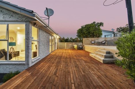 Photo of property in 38 Keegan Drive, Massey, Auckland, 0614