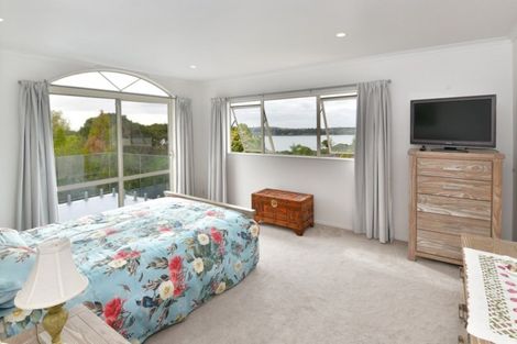 Photo of property in 174 Vipond Road, Stanmore Bay, Whangaparaoa, 0932