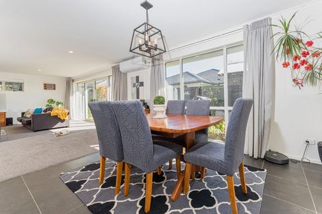 Photo of property in 13 Papa Orchard Drive, Kumeu, 0810