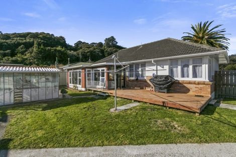Photo of property in 5 Bull Avenue, Wainuiomata, Lower Hutt, 5014