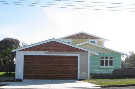 Photo of property in 6 Bulteel Street, New Plymouth, 4310