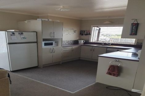Photo of property in 38 Okiwa Terrace, Waiinu Beach, Whanganui, 4588