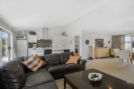 Photo of property in 10 Gregory Grove, Clive, 4102