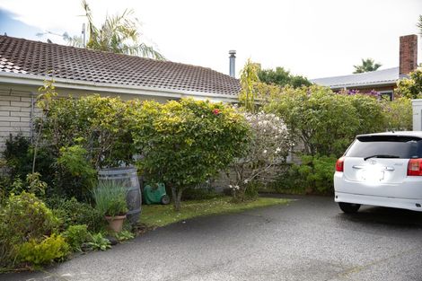 Photo of property in 3/23a Eversleigh Road, Belmont, Auckland, 0622