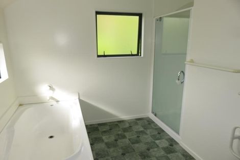 Photo of property in 43 Amesbury Drive, Churton Park, Wellington, 6037