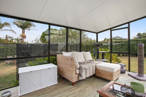 Photo of property in 3 Hosking Place, Clarks Beach, 2122