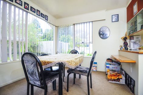 Photo of property in 36 Barron Drive, Green Bay, Auckland, 0604