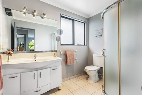 Photo of property in 95 Grovenor Drive, Orewa, 0931