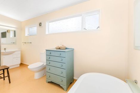 Photo of property in 20 Kohekohe Road, Waikanae, 5036