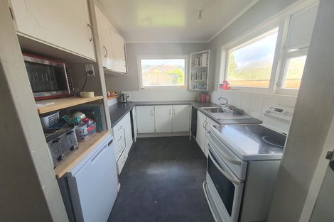 Photo of property in 10 Blueberry Grove, Timberlea, Upper Hutt, 5018