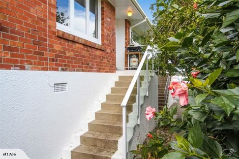Photo of property in 2/17a Anzac Street, Takapuna, Auckland, 0622