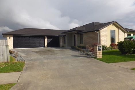 Photo of property in 19 Piwakawaka Court, Rototuna North, Hamilton, 3210