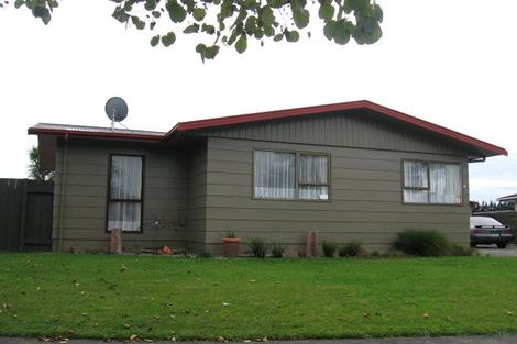 Photo of property in 37 Meadowbrook Drive, Cloverlea, Palmerston North, 4412