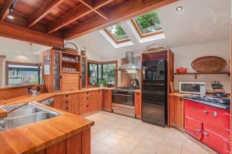 Photo of property in 18 Durham Crescent, Palmerston North, 4414