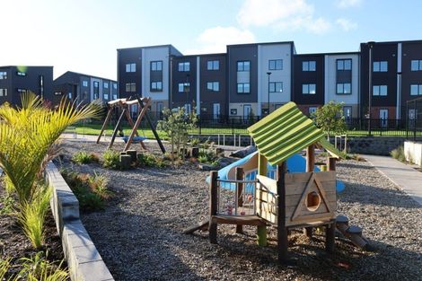 Photo of property in 12/476 West Coast Road, Glen Eden, Auckland, 0602