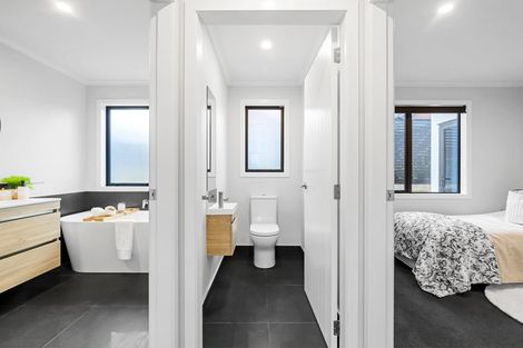 Photo of property in 33 Ngaru Crescent, Wharewaka, Taupo, 3330