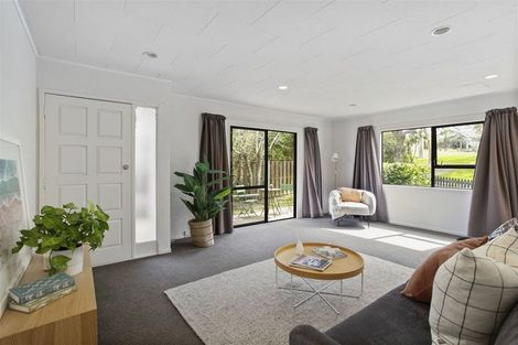Photo of property in 30 Beechdale Crescent, Pakuranga Heights, Auckland, 2010