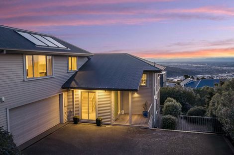 Photo of property in 5 Signal Hill Road, Mount Pleasant, Christchurch, 8081