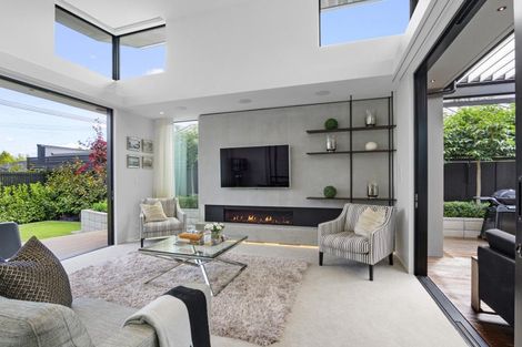 Photo of property in 32 Queens Avenue, Merivale, Christchurch, 8014