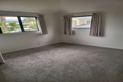 Photo of property in 20 Te Hoe Grove, Pinehill, Auckland, 0632