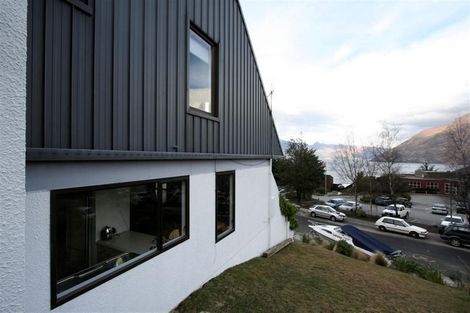 Photo of property in 8b Sainsbury Road, Fernhill, Queenstown, 9300