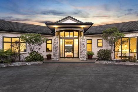 Photo of property in 1304 Old North Road, Helensville, 0875