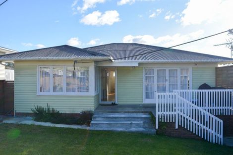 Photo of property in 11 Kamara Road, Glen Eden, Auckland, 0602