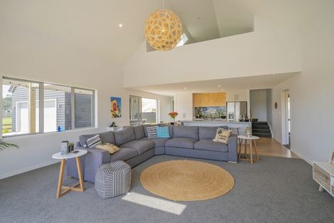 Photo of property in 11 Navigation Drive, Cooks Beach, Whitianga, 3591
