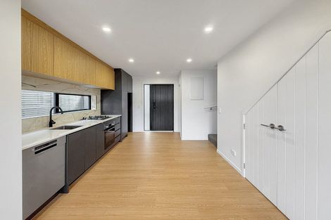 Photo of property in 5/6 Victoria Street, Ebdentown, Upper Hutt, 5018