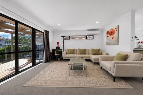 Photo of property in 26 Magnolia Drive, Waiuku, 2123
