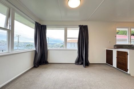 Photo of property in 19 Catherine Crescent, Paparangi, Wellington, 6037